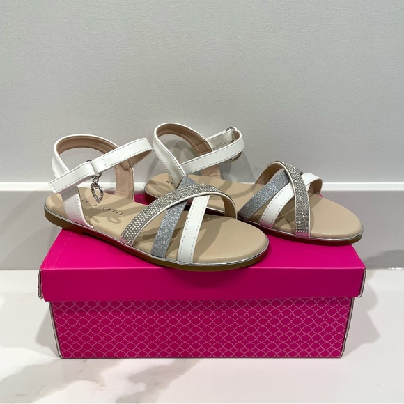 NEW Kelly & Katie Chloe Rhinestone Sandals (size 2) - Picture 2 of 4